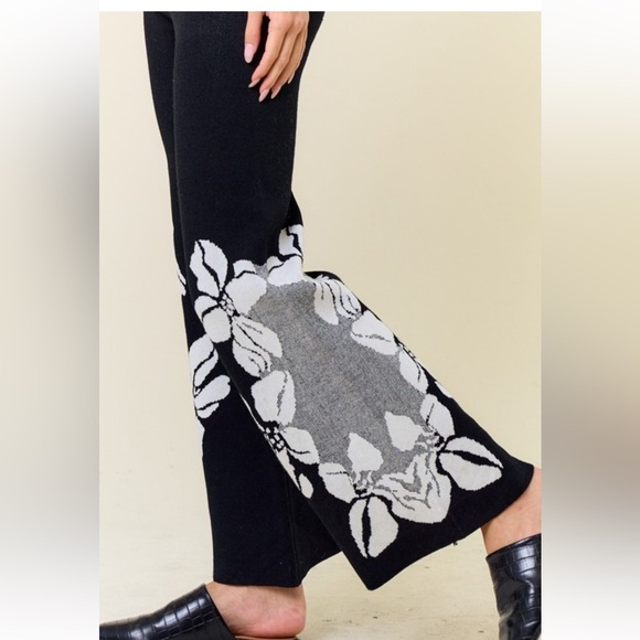 New nwt On Blue black sweater knit pants as S M L so cute!!🎄🎁 - Picture 2 of 3